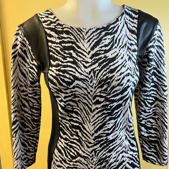 Dress - Picture 1 of 1